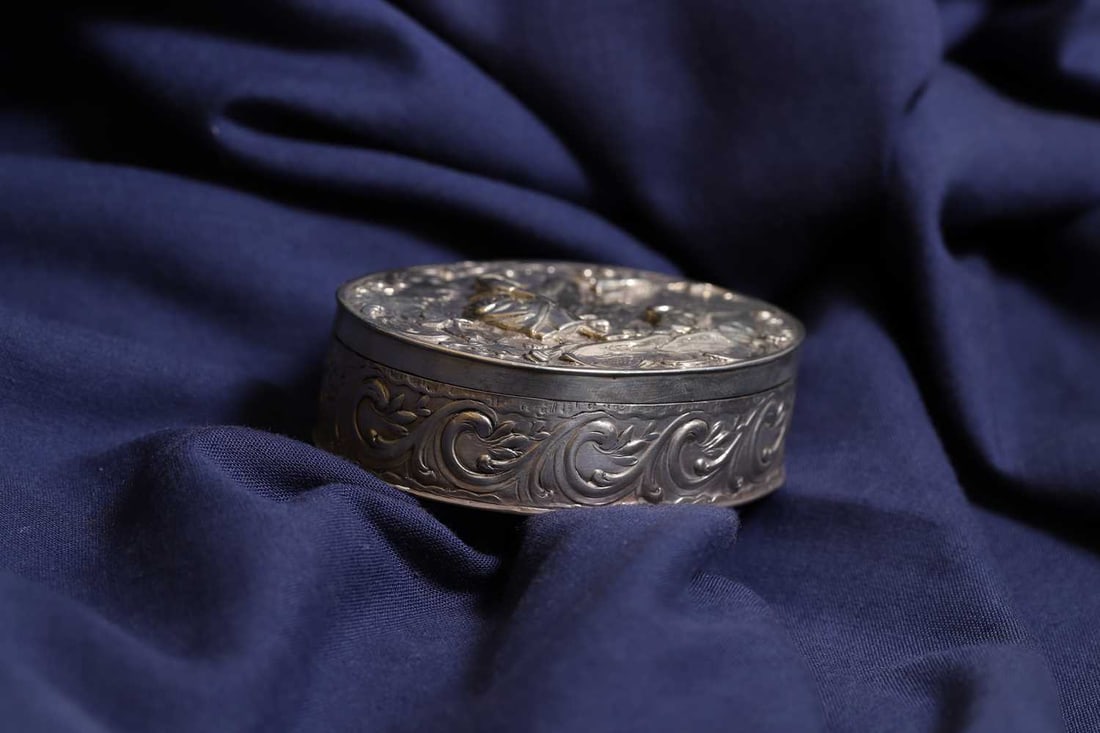 A silver snuff box, and a German silver box, - 6