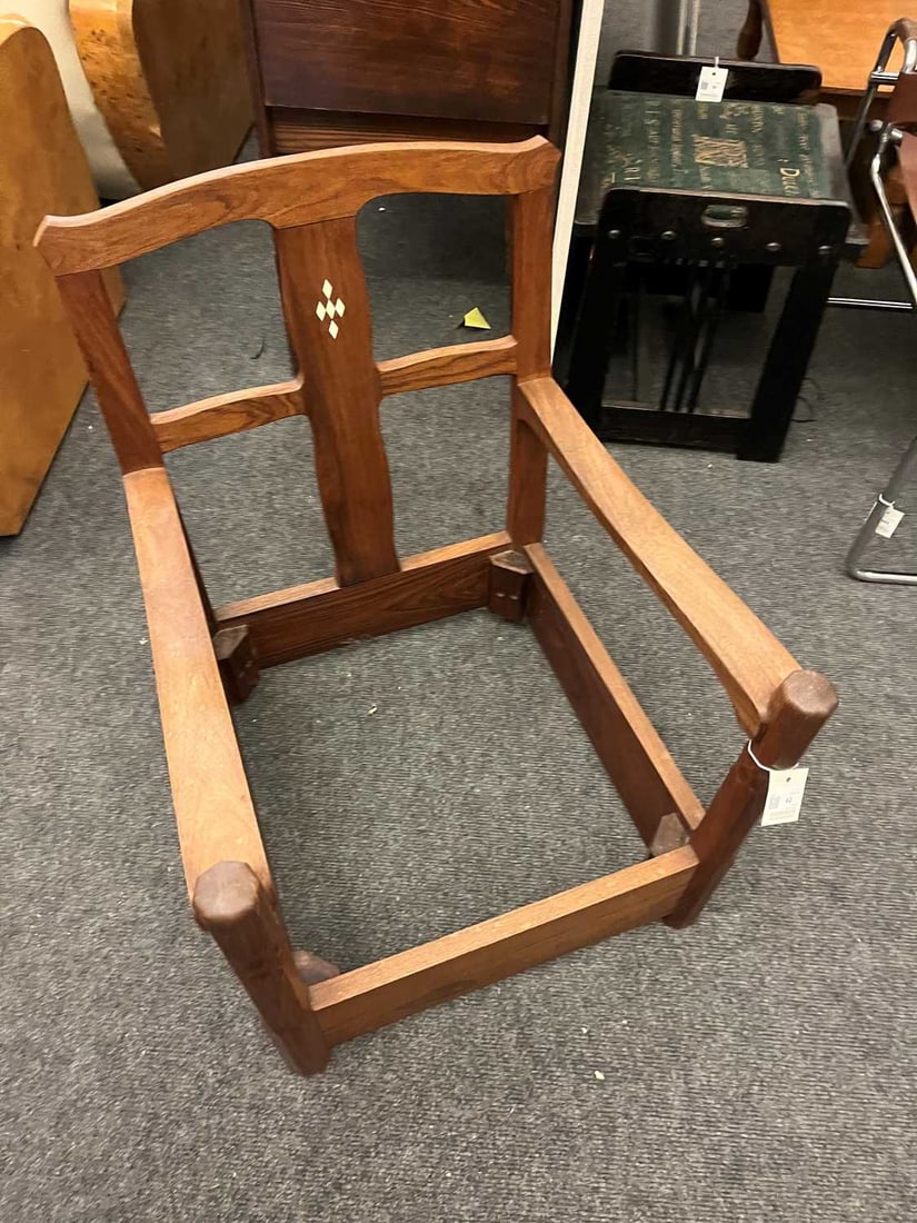 A near pair of Indian rosewood lounge chairs, early 20th century, Bombay School of Arts & Crafts, - 11