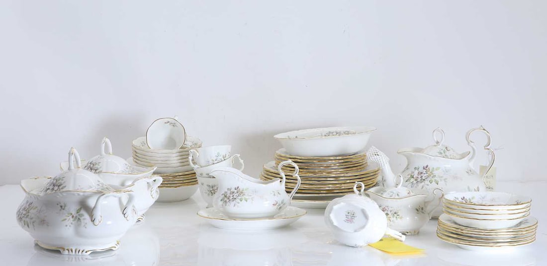 A Royal Albert Haworth pattern service, of modern manufacture,: A Royal Albert Haworth pattern service, of modern manufacture, comprising of a teapot, two large tureen dishes, a large serving platter, and another smaller example, six dinner plates, six starter