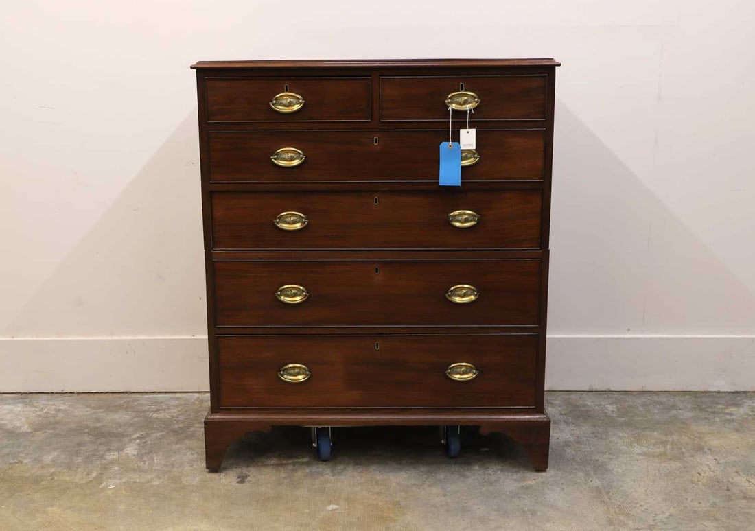 A mahogany chest of drawers, 19th century, - 2