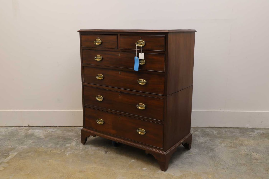 A mahogany chest of drawers, 19th century, - 3