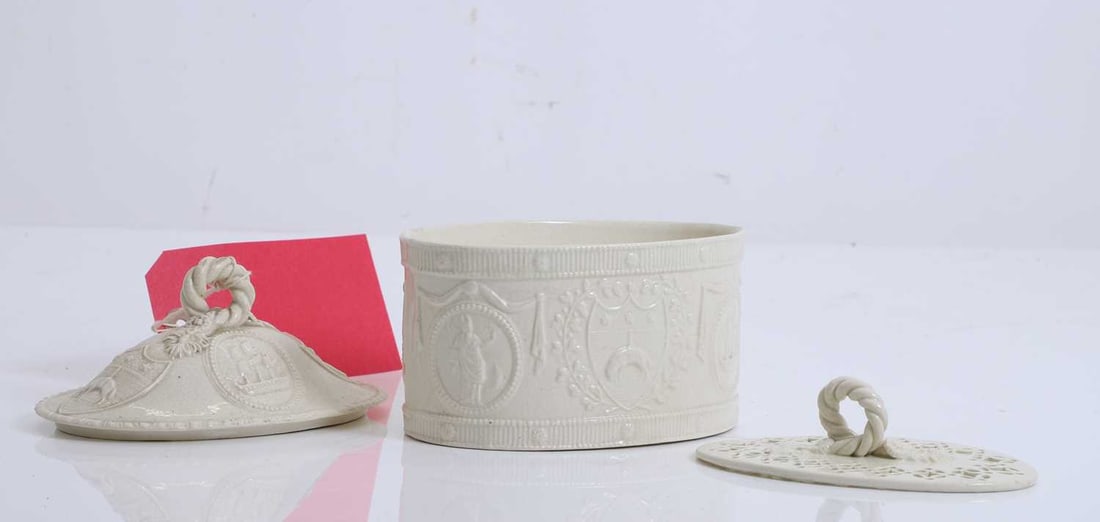 A Leeds Pottery creamware tea caddy, circa 1780 - 2