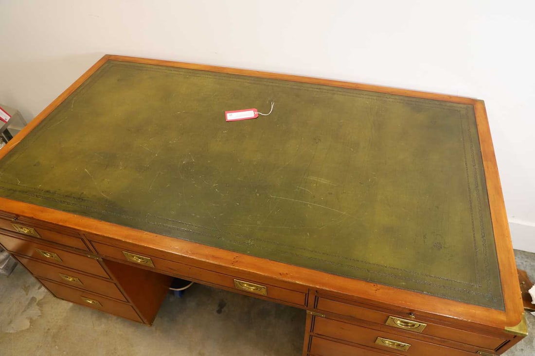 A large mahogany campaign-style desk and matching chair, of recent manufacture, in the 19th century - 2