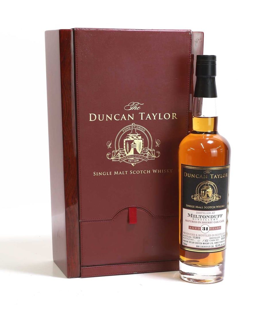 Miltonduff - 31 years old - distilled 1982: Miltonduff - 31 years old - distilled 1982 'The Duncan Taylor' bottled in 2013, bottle 41/82, Cask 836346, vol. 52.4%, 700ml (1 in presentation box) Footnote: Mixed Box whiskies REF 88490/2 (pick bot