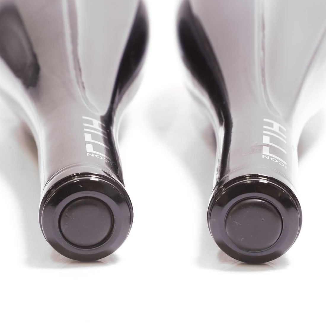 Leo Hillinger, Icon Hill, 2009 - 4