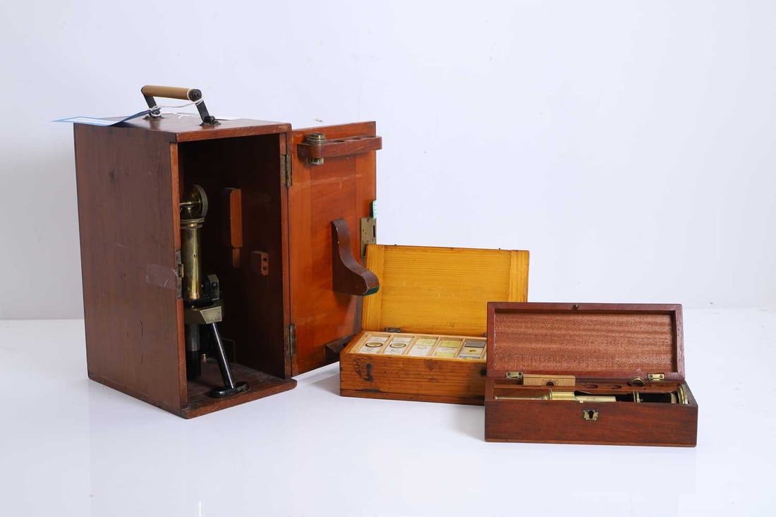 A brass drum microscope, (1 of 1)