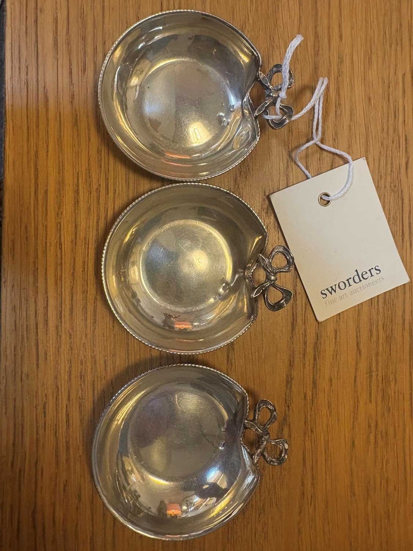 A collection of silver items, - 2