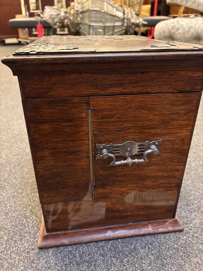 A late Victorian oak travelling tantalus with cut glass decanters and glasses, late 19th century, - 14