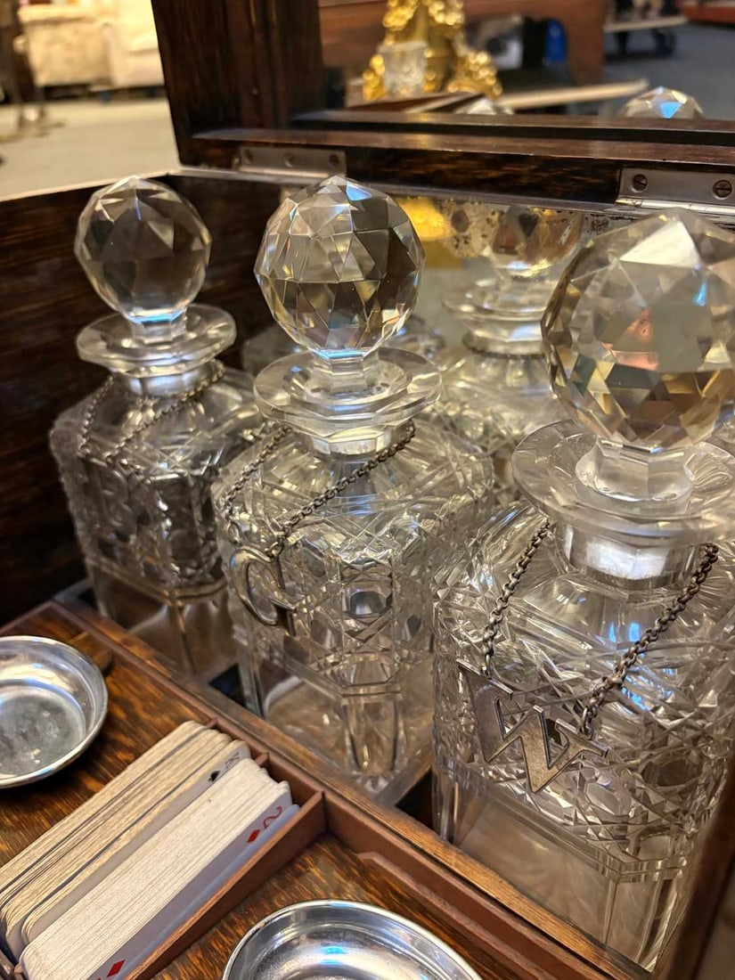 A late Victorian oak travelling tantalus with cut glass decanters and glasses, late 19th century, - 7