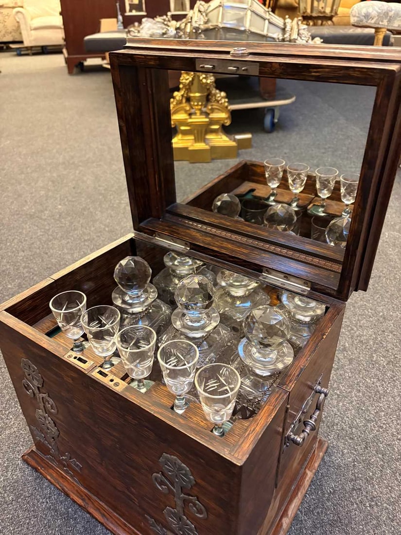 A late Victorian oak travelling tantalus with cut glass decanters and glasses, late 19th century, - 8