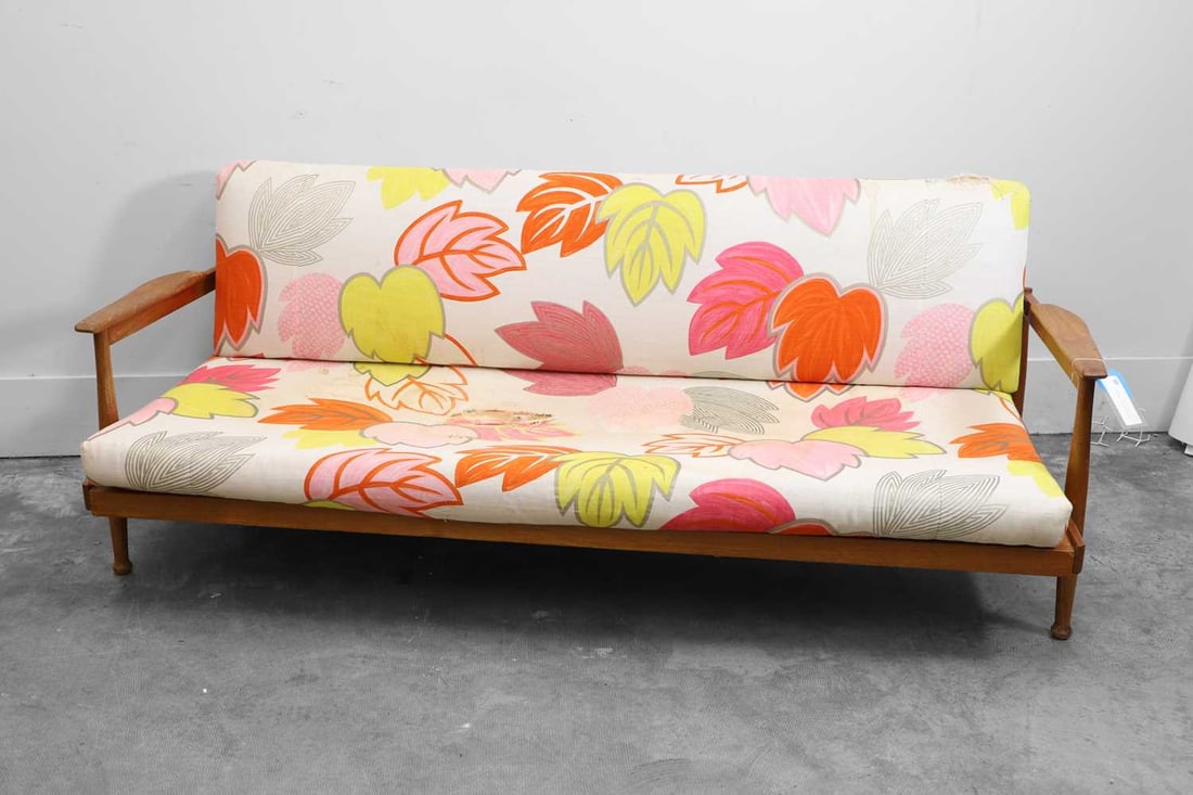 A Heal's teak day bed, circa 1960 (1 of 2)