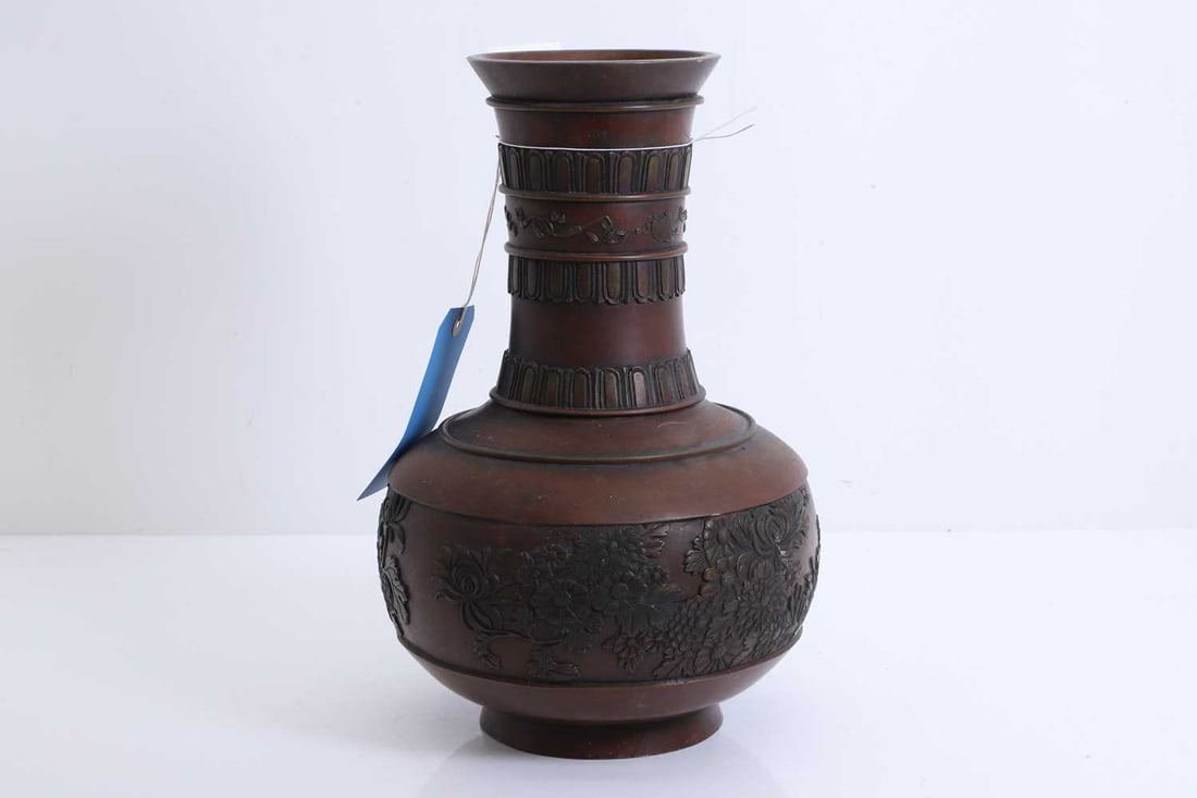 A Japanese bronze vase, 20th century, (1 of 1)