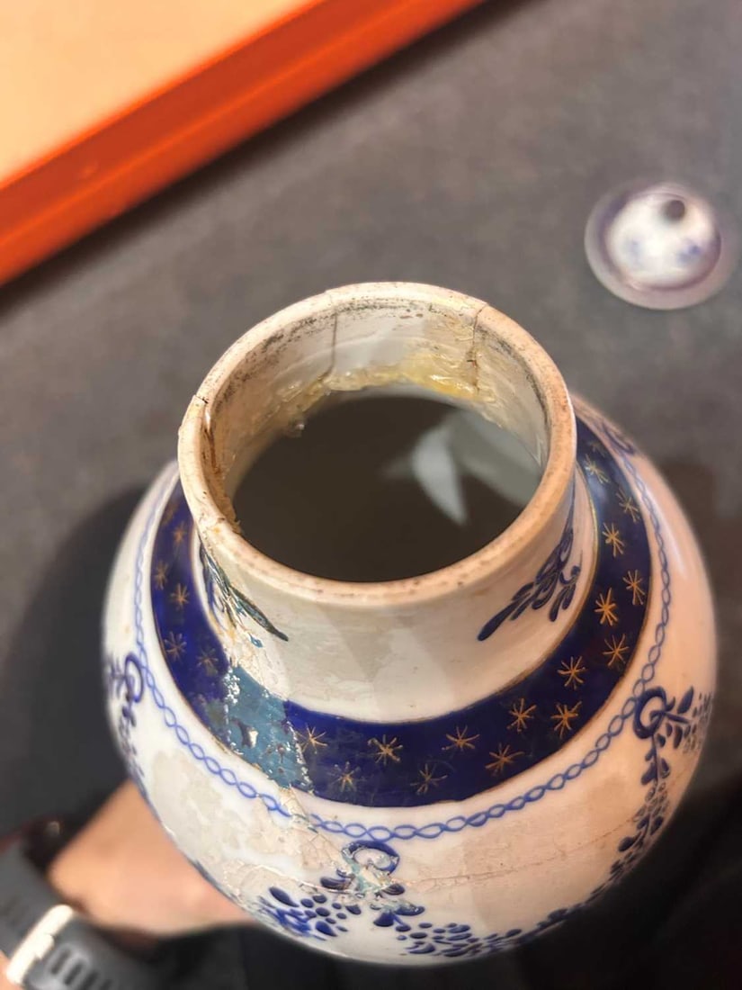 A Samson porcelain Chinese export style five-piece vase garniture, 19th century, - 6