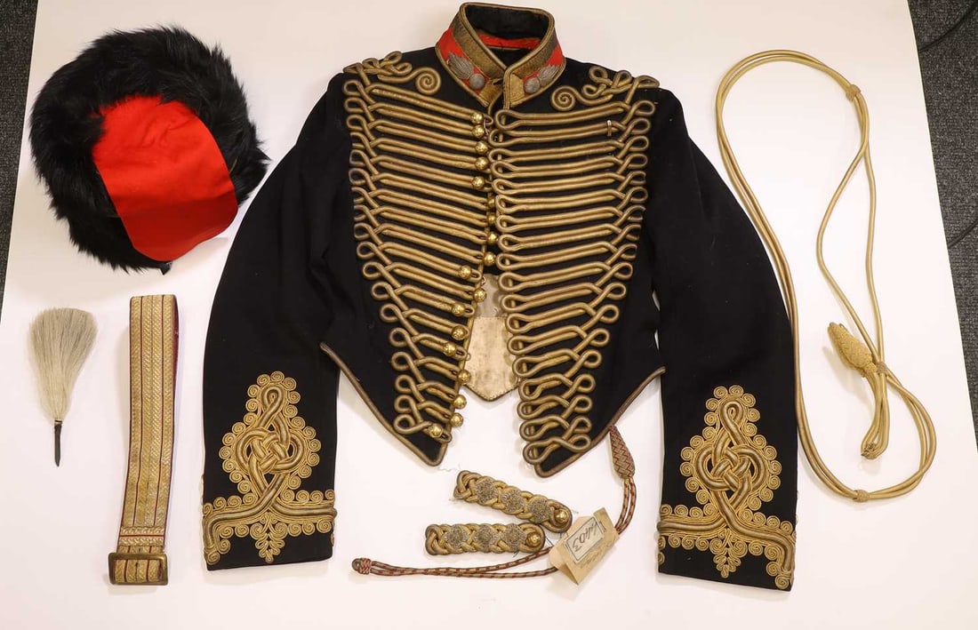 A Royal Horse Artillery Captain's dress jacket and busby hat, 19th/20th century, - 2