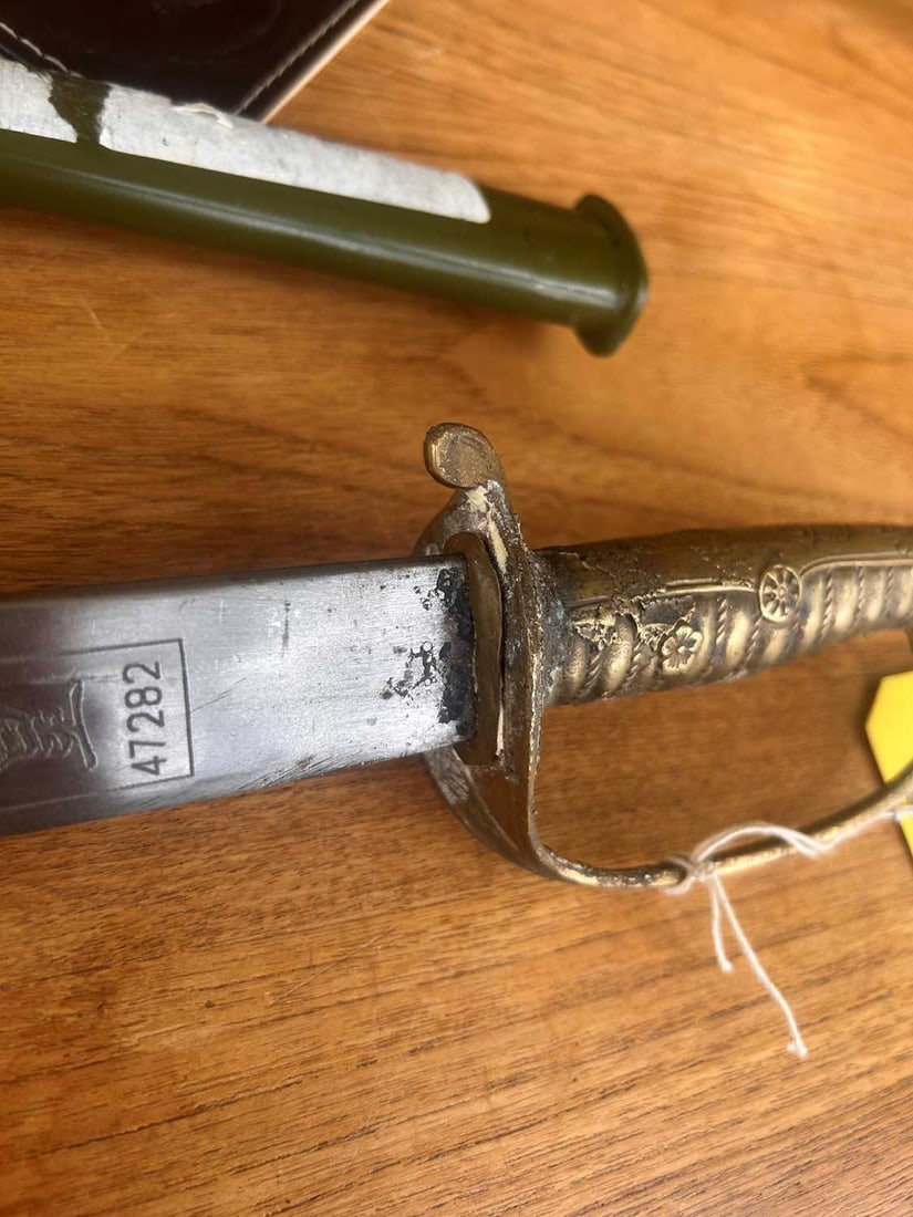 Three Japanese swords, Edo and Meiji period, - 3