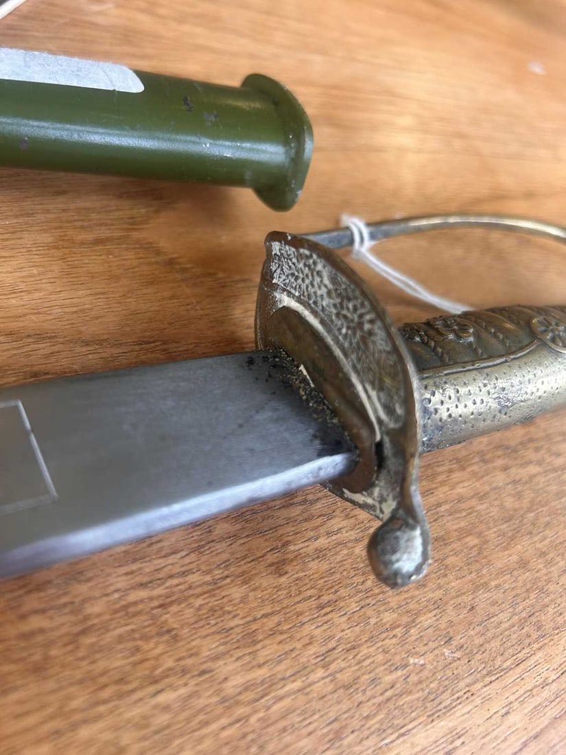 Three Japanese swords, Edo and Meiji period, - 8