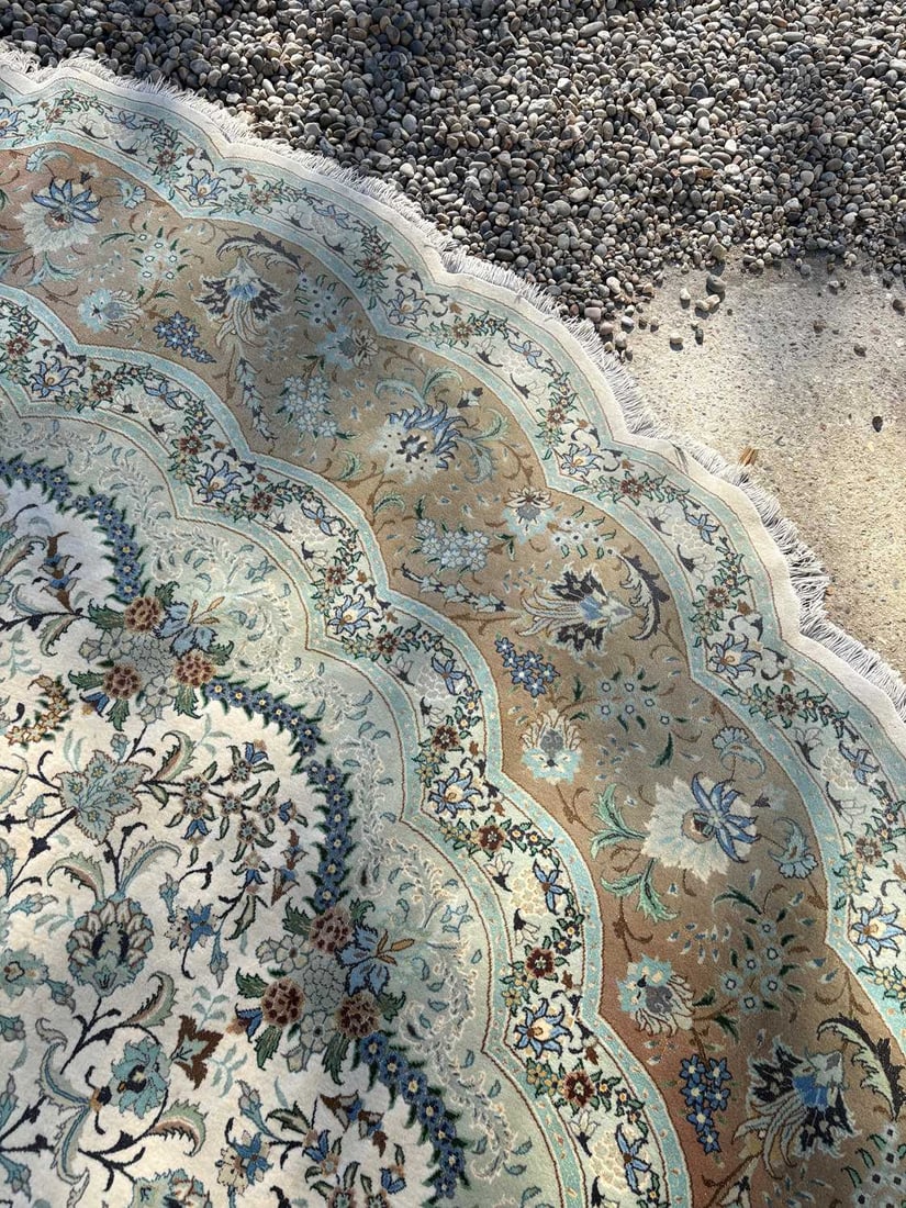 An Iranian Tabriz wool and silk blend circular rug, circa 1970s, - 7