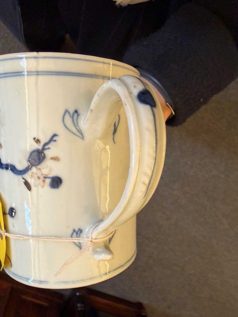 Two Chinese blue and white ceramics, 18th century, - 9