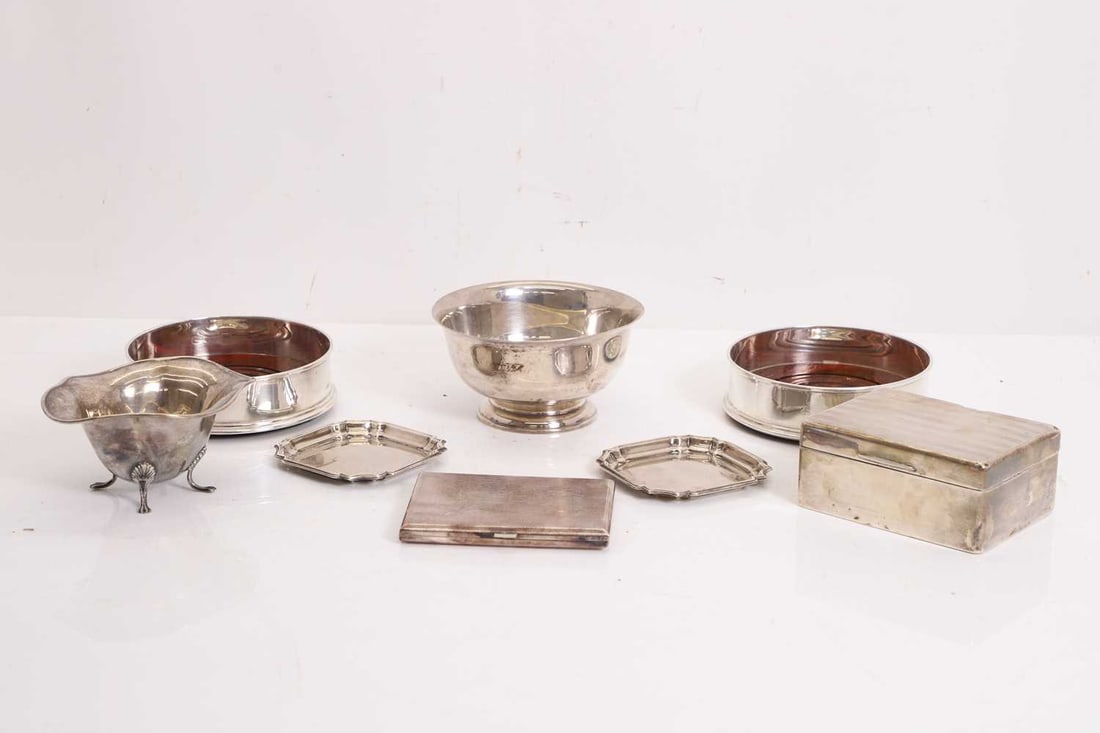 A collection of silver items, (1 of 1)