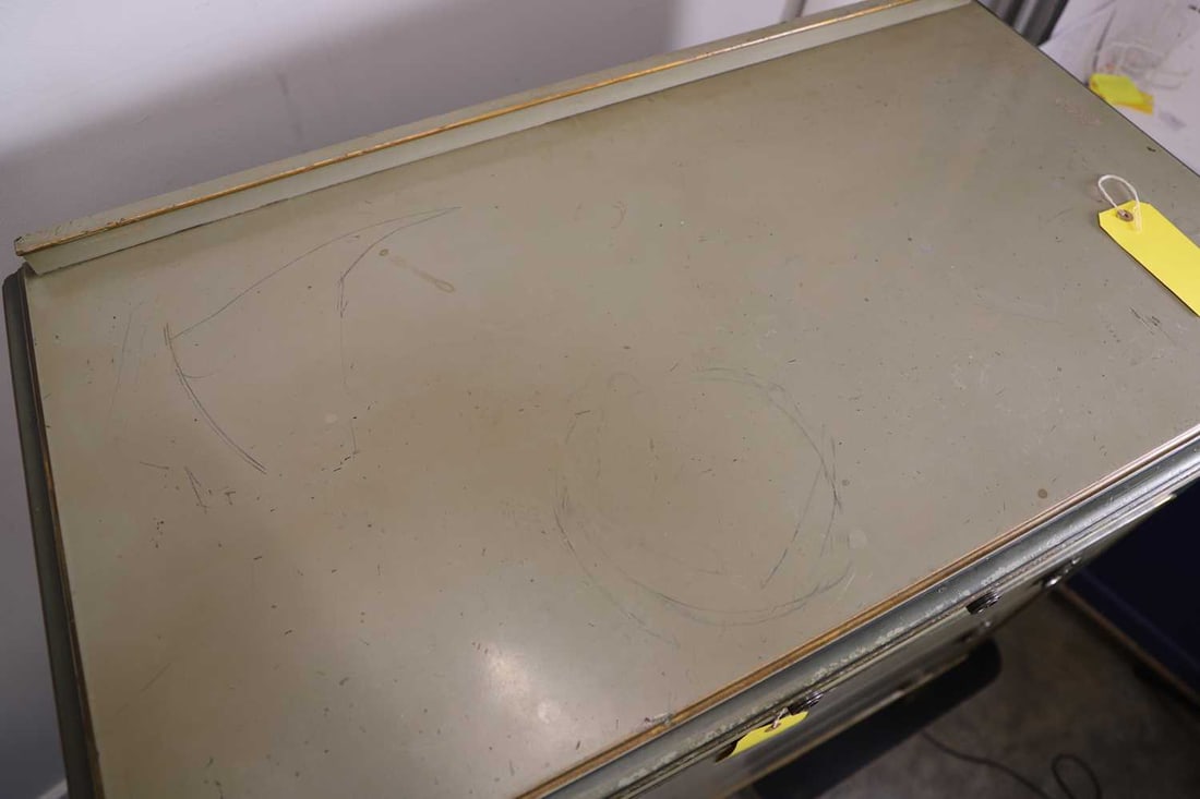 A two-tone green chest of drawers, 20th century, in the French taste, - 3