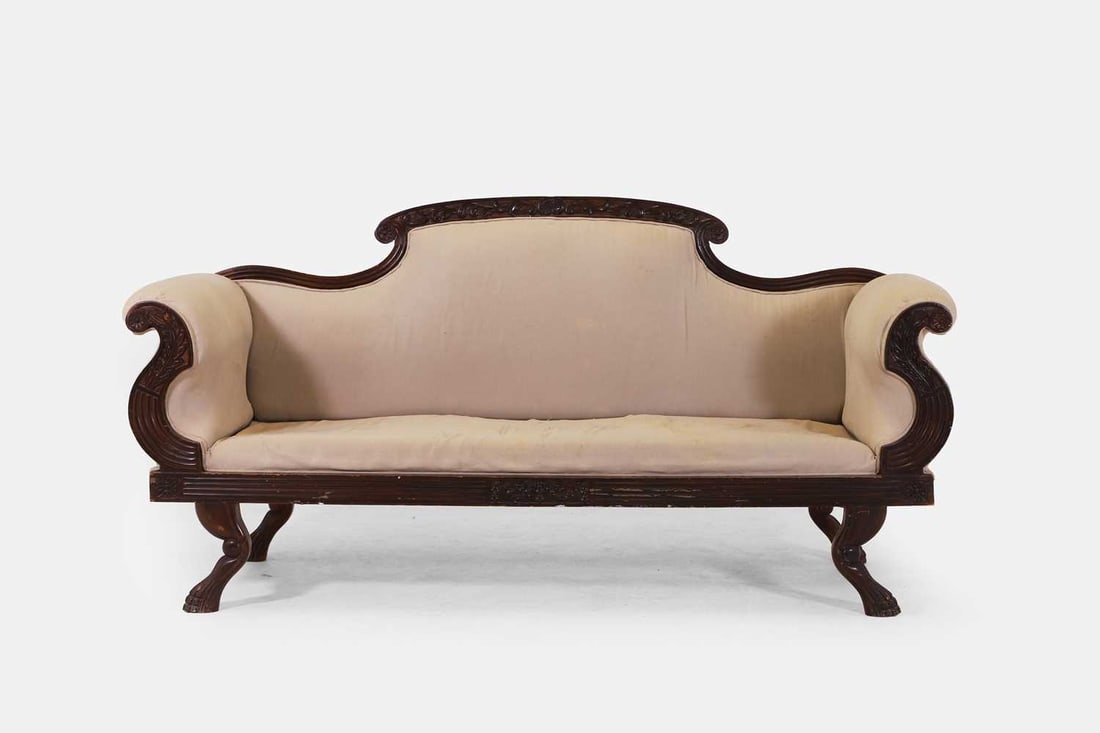 A Regency-style carved wooden settee, 20th century, (1 of 5)