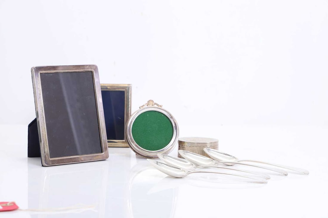 A collection of silver, (1 of 1)