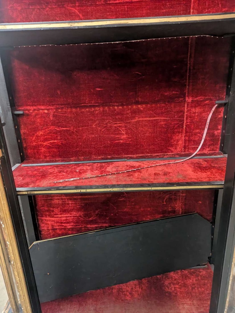 A Napoleon III-style parcel-gilt ebonised vitrine, 20th century, - 9