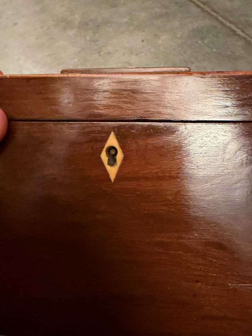 A mahogany tea caddy, - 5