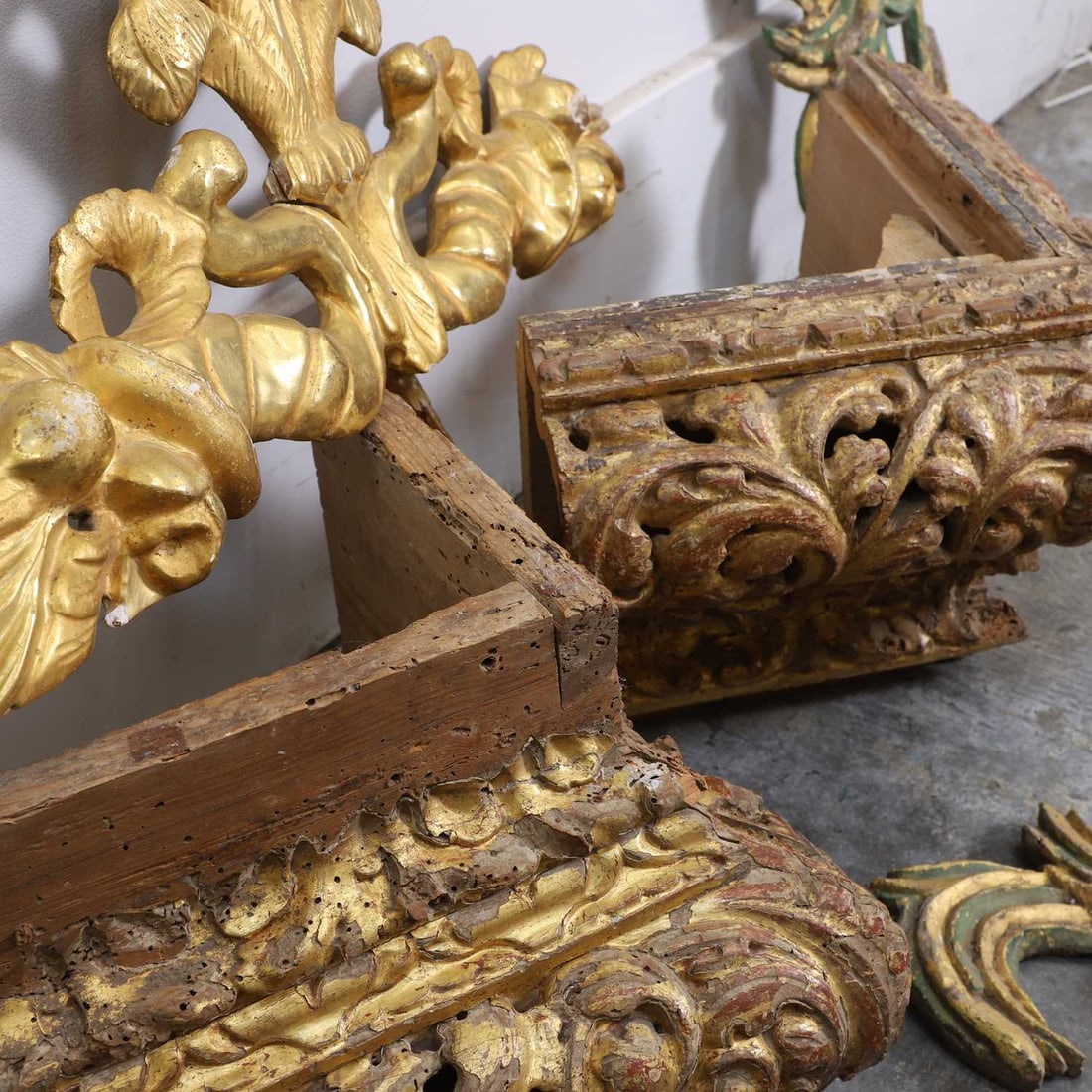 A collection of decorative giltwood items, 18th century and later, - 3