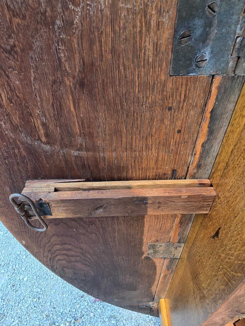 An extending French drop leaf oak table, 19th century, - 3