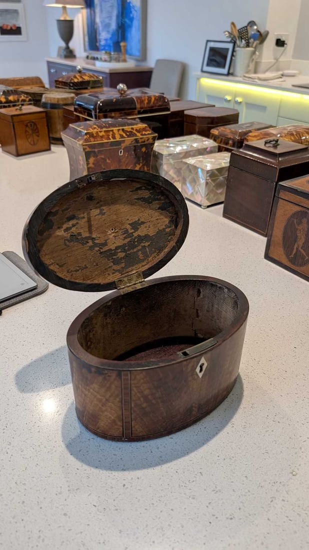 A crossbanded flame veneered tea caddy, - 3