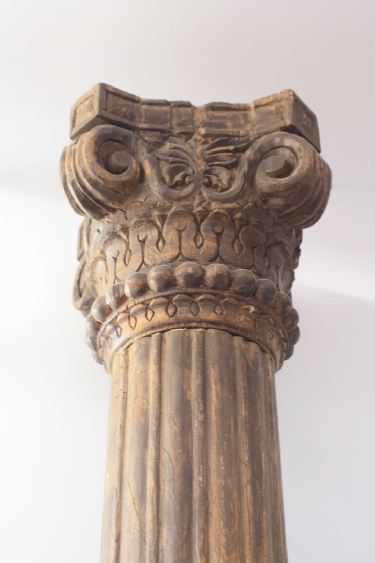 A pair of large French carved Corinthian columns, 20th century, - 4