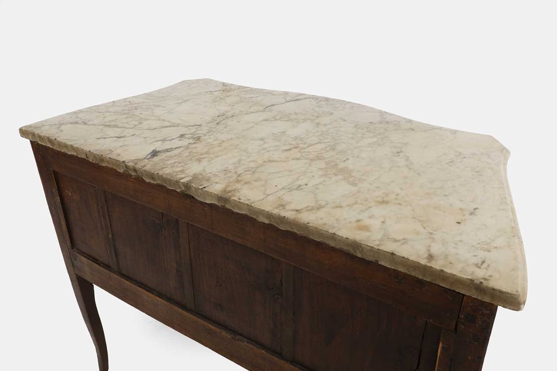 A Louis XVI transitional kingwood, tulipwood and amaranth commode, fourth quarter of the 18th centur - 4