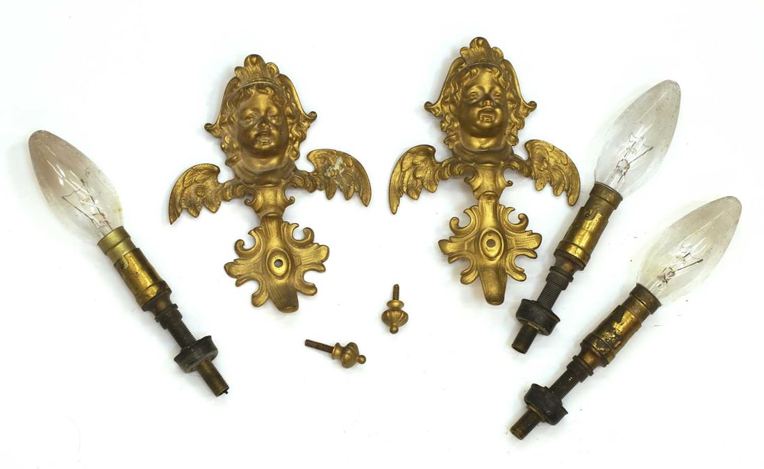 A composed set Louis XV-style gilt-metal wall appliques or sconces, late 19th / early 20th century, - 2
