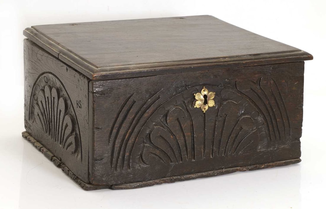 Two oak bible boxes, early 18th century and later, - 3