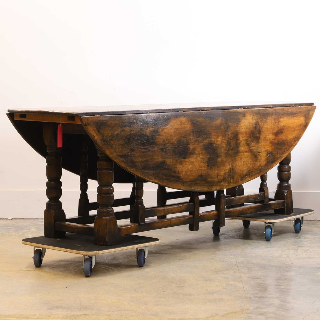 A George II-style oak wake table, 20th century, - 3