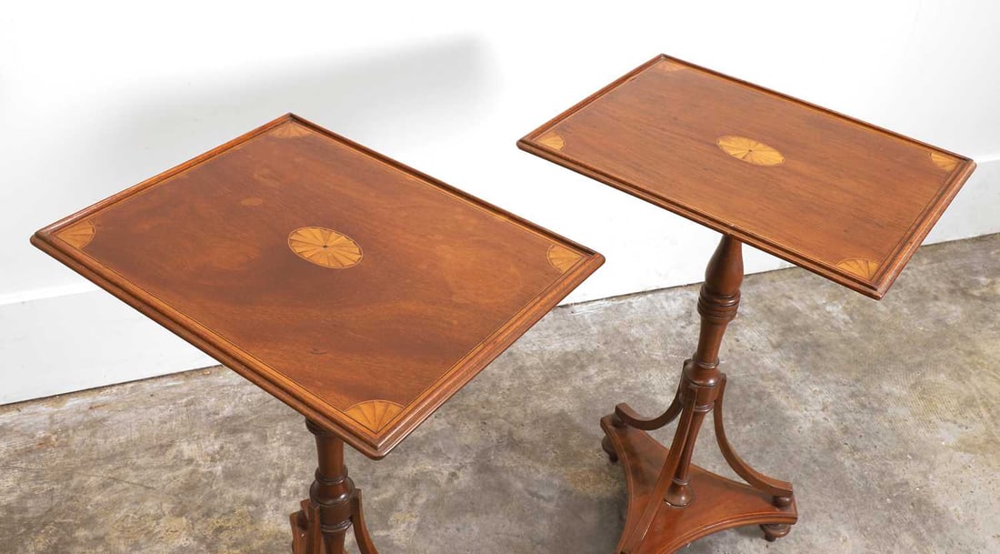 A pair of Edwardian mahogany lamp tables, 20th century, - 2