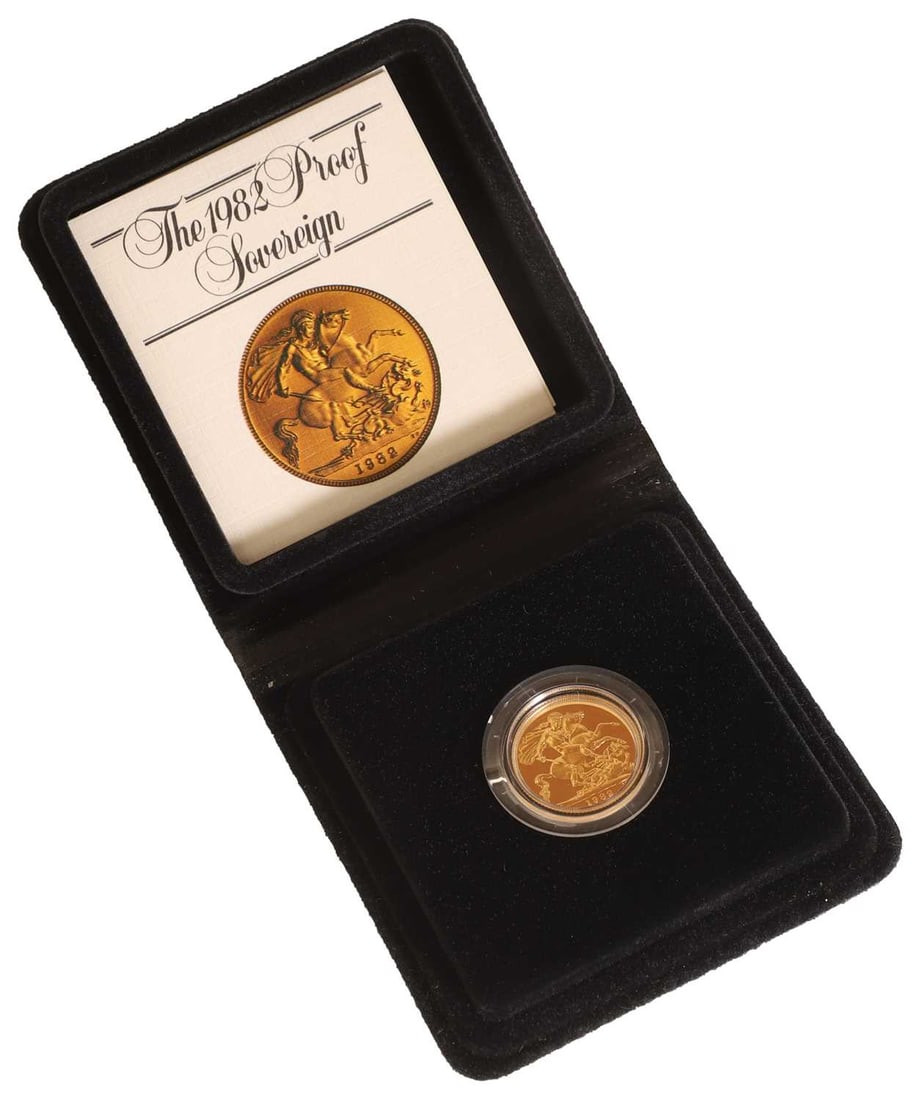 Coins, Great Britain, Elizabeth II (1952-2022),: Coins, Great Britain, Elizabeth II (1952-2022), Proof Sovereign, 1982, complete in capsule with certificate and case of issue
