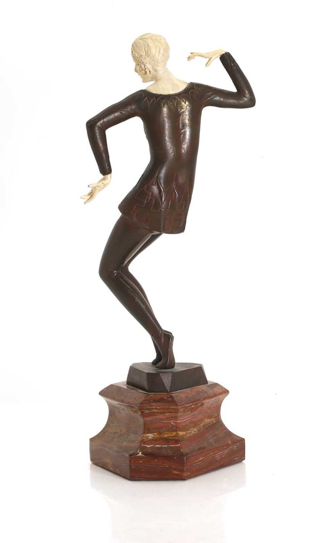 An Art Deco style figure of a dancer, late 20th century, - 3