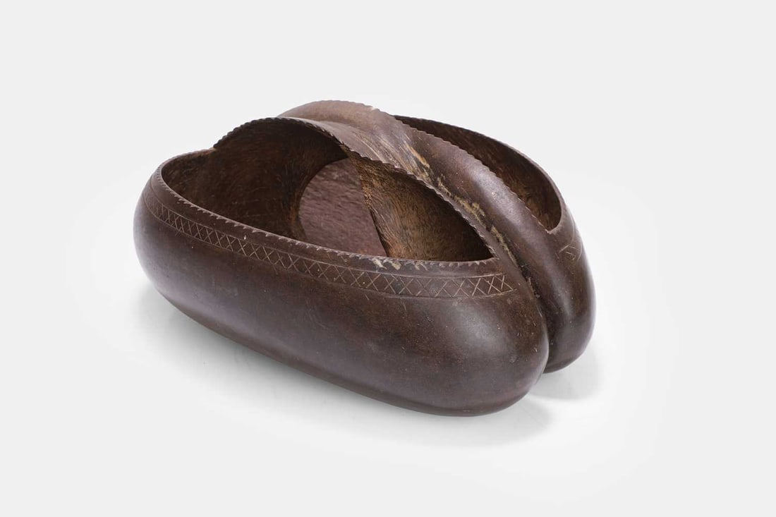 A coco de mer nut basket, - 2