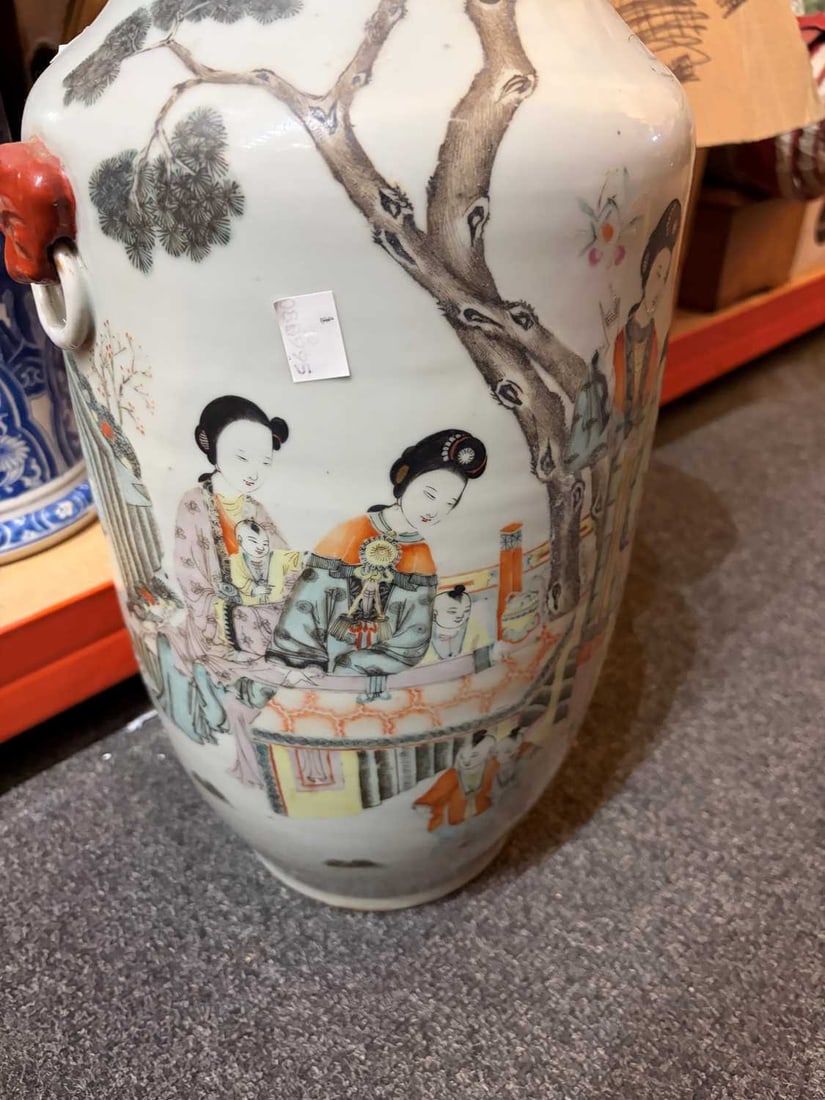 A Chinese qianjiang-enamelled vase, early 20th century, - 4