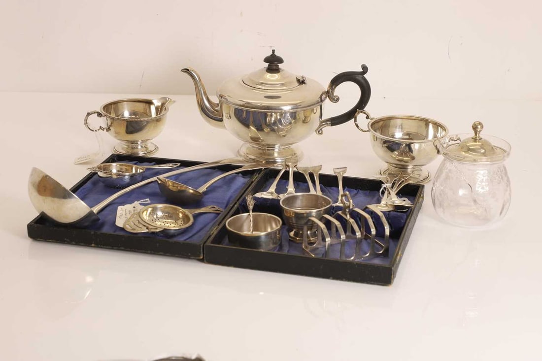 A silver tea service, (1 of 2)
