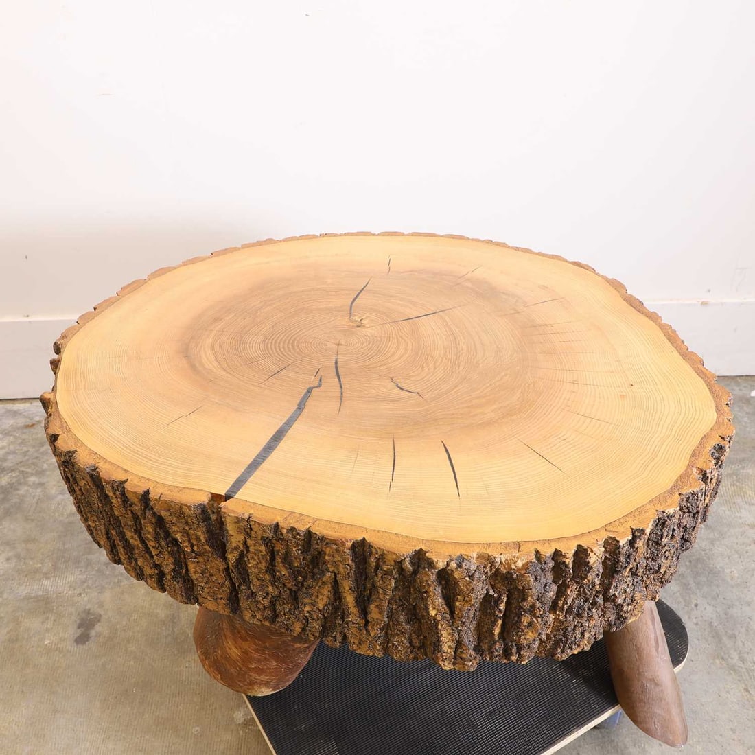 Lisa Culley (Contemporary), A large Ash tree slice table, - 2