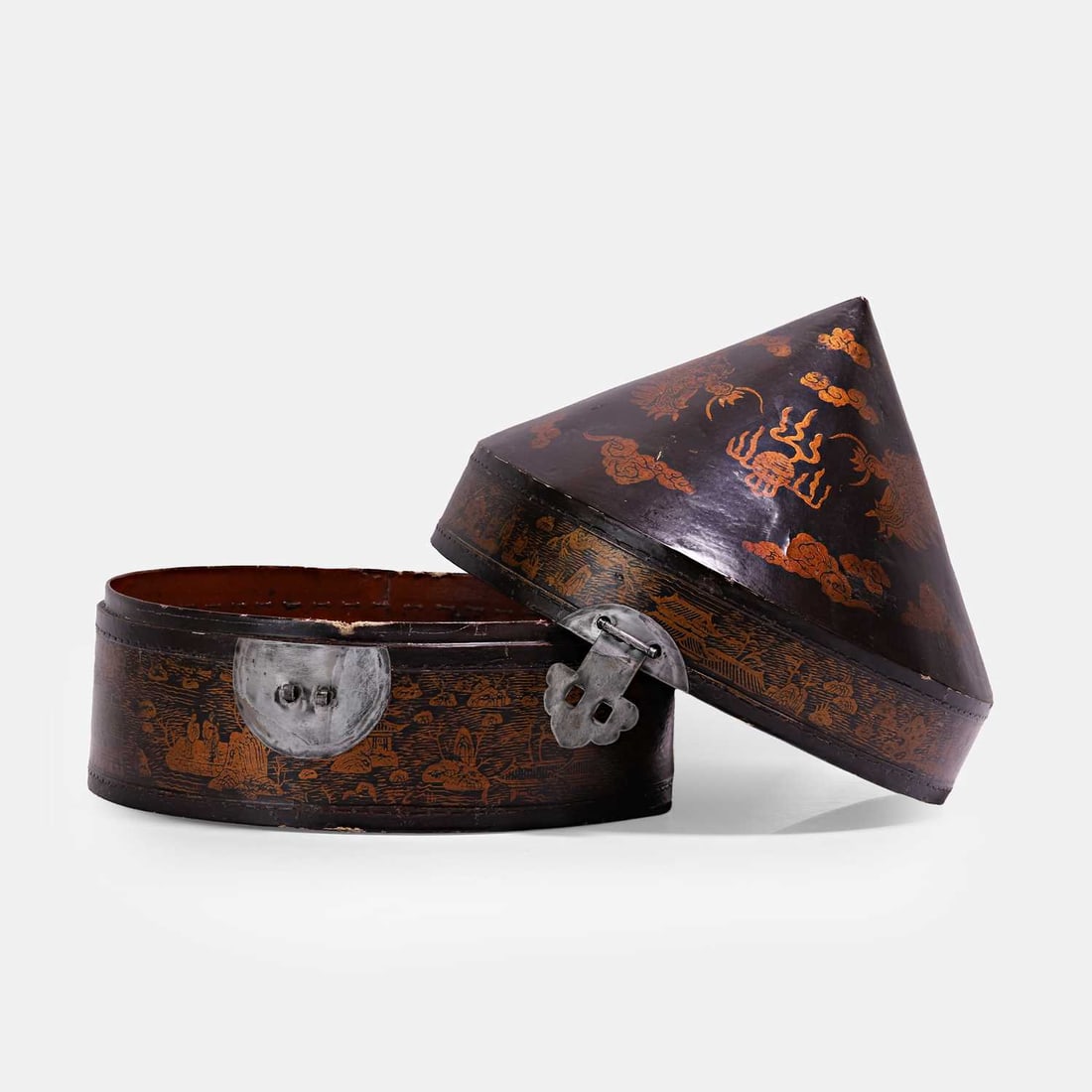 A Chinese Export lacquered hat box, Qing Dynasty. 19th century, - 2