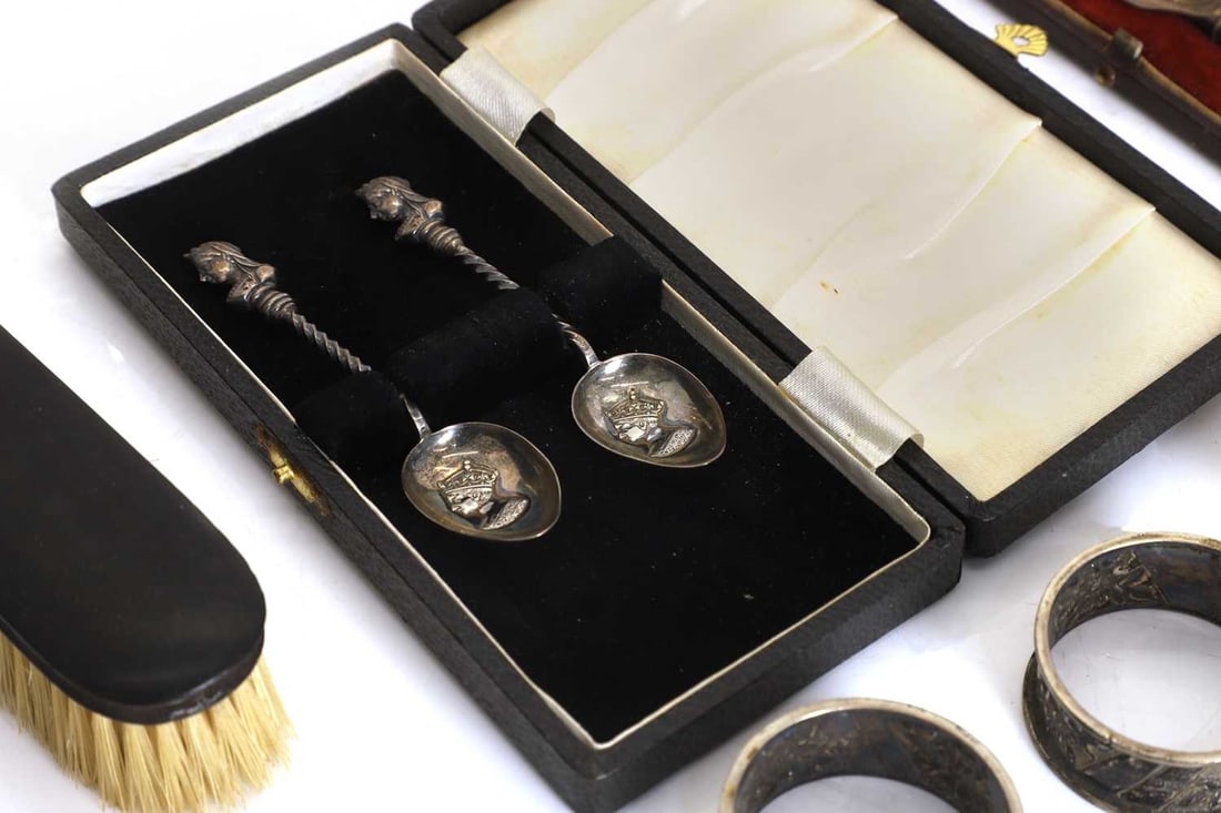 A collection of silver, - 2