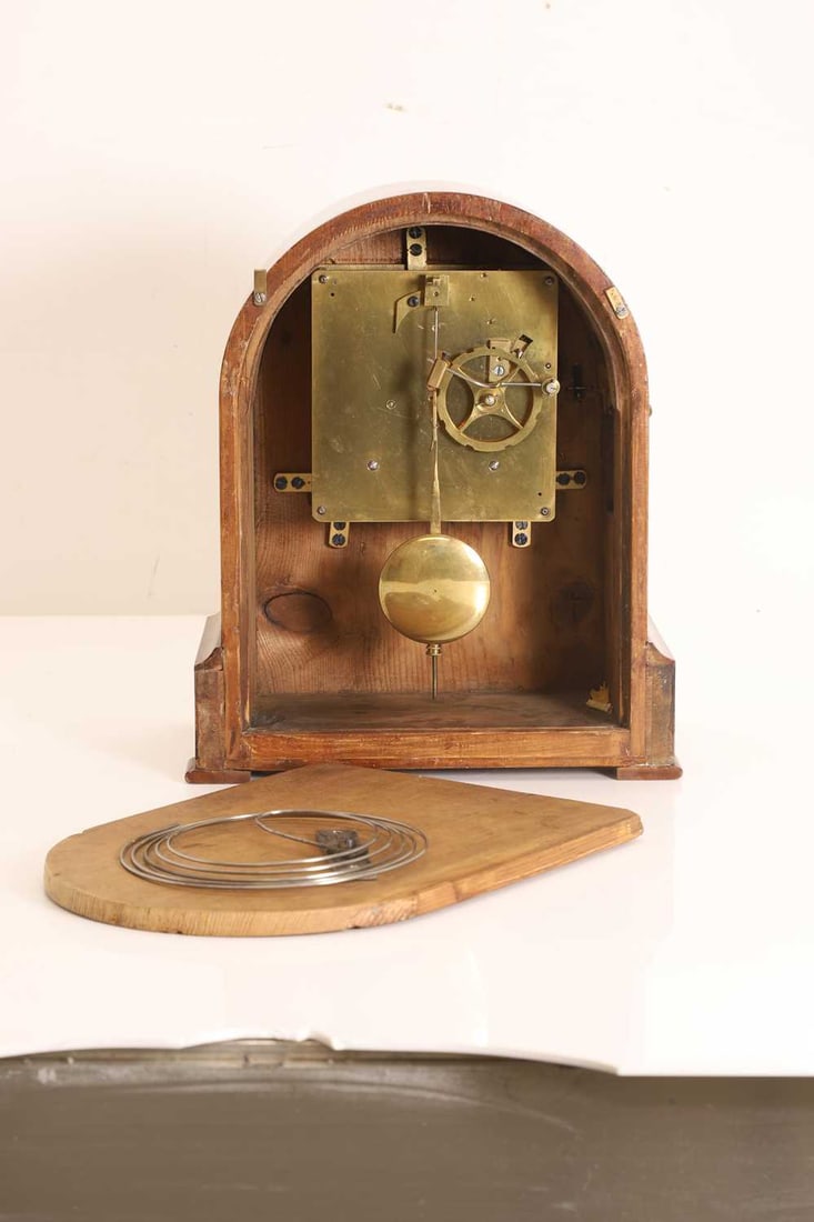 A walnut bracket clock, 19th century, - 2