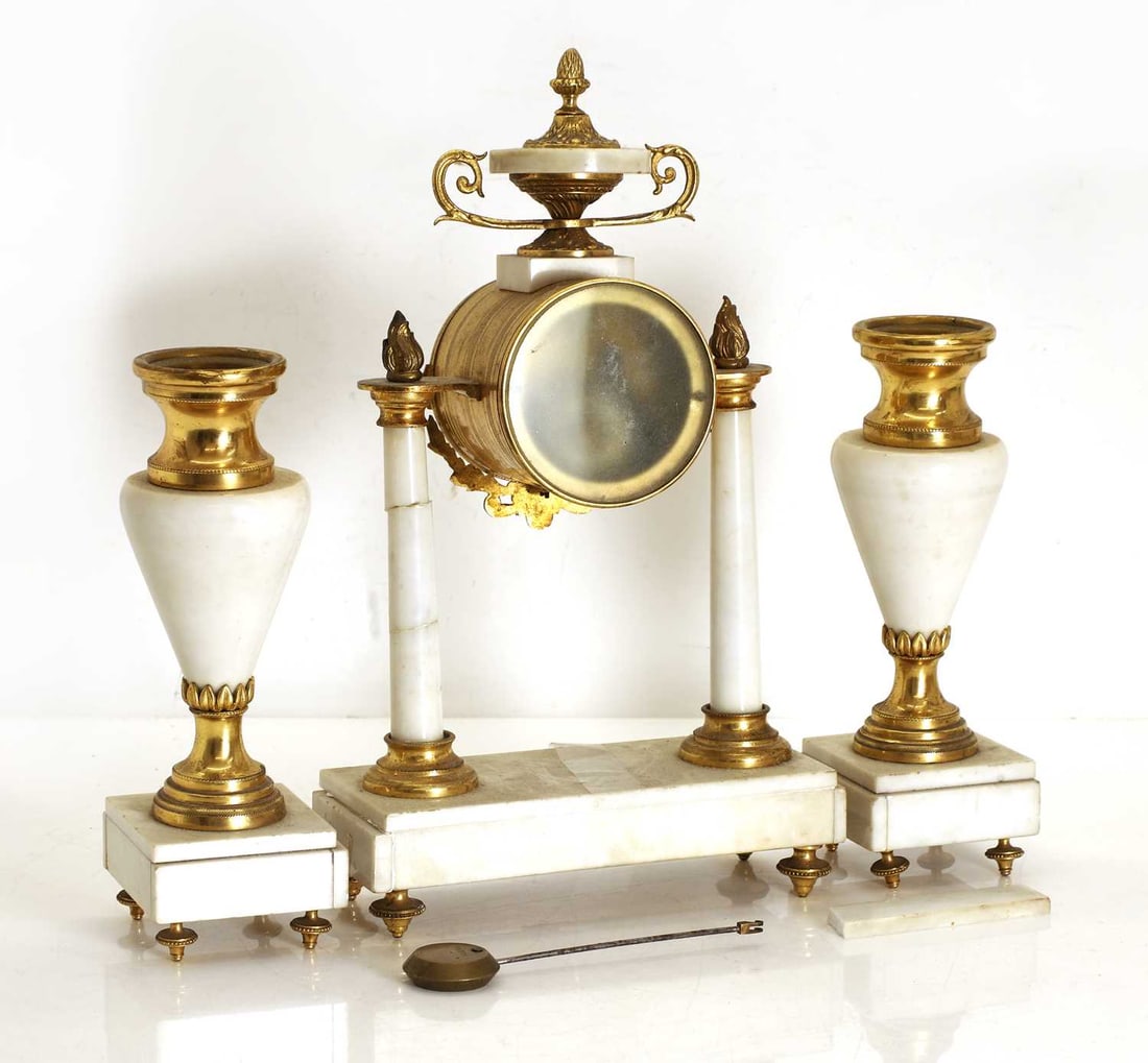 A gilt and marble clock garniture, late 19th century, - 3