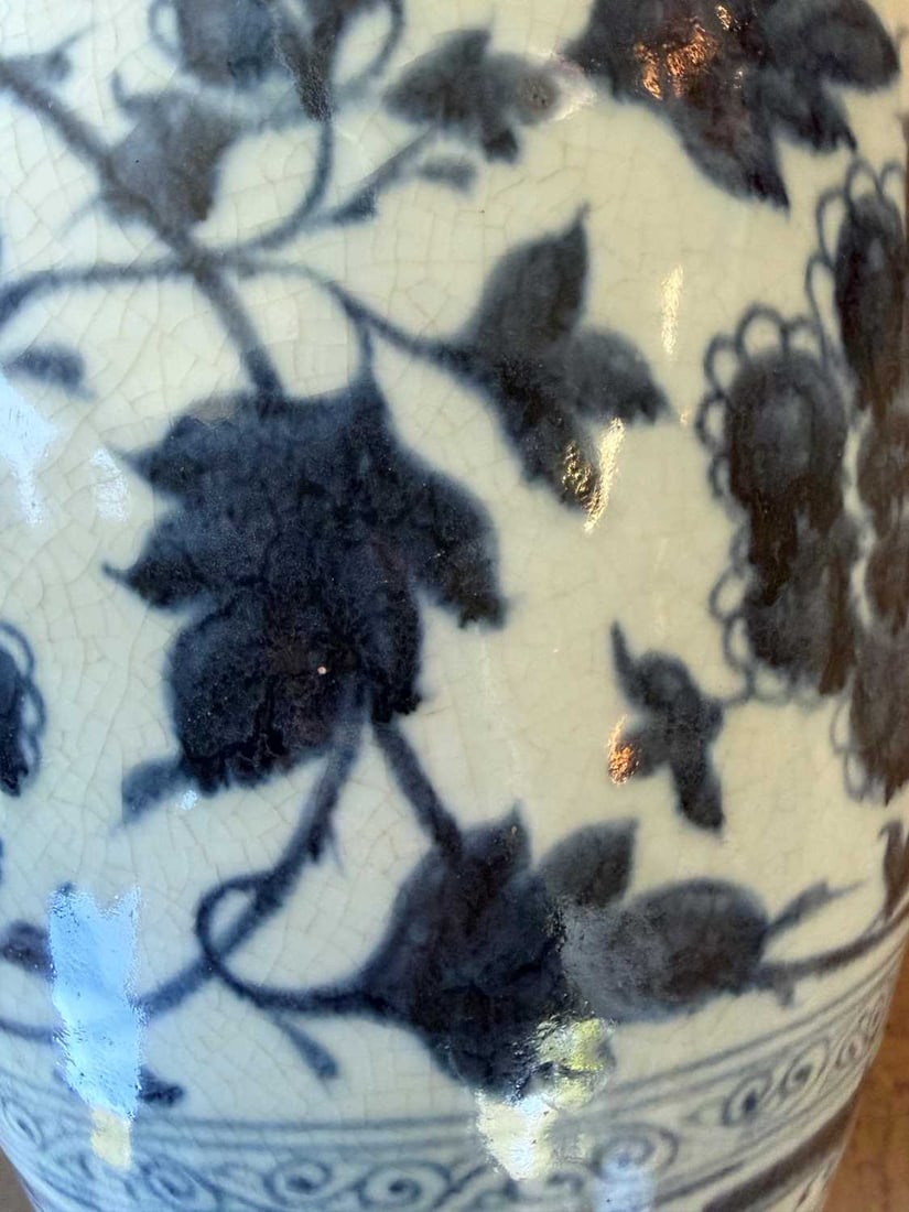 A Chinese blue and white meiping vase, 20th century, - 8