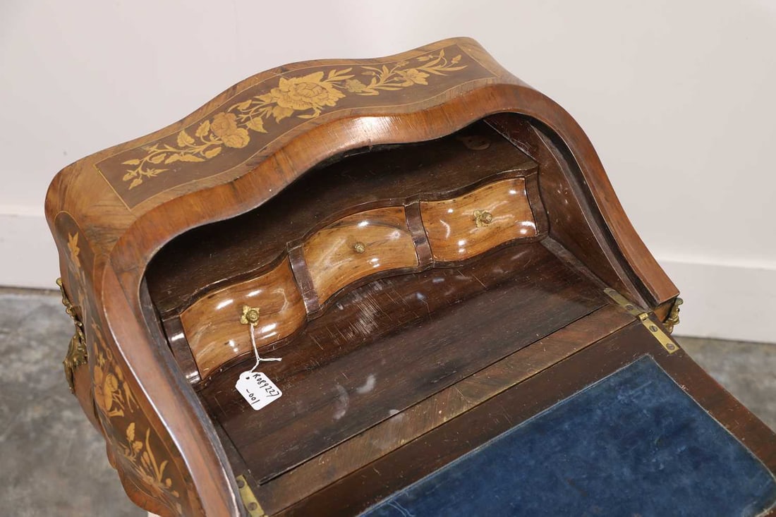 A Louis XV-style tulipwood, kingwood and marquetry bureau de dame, 19th century, - 3
