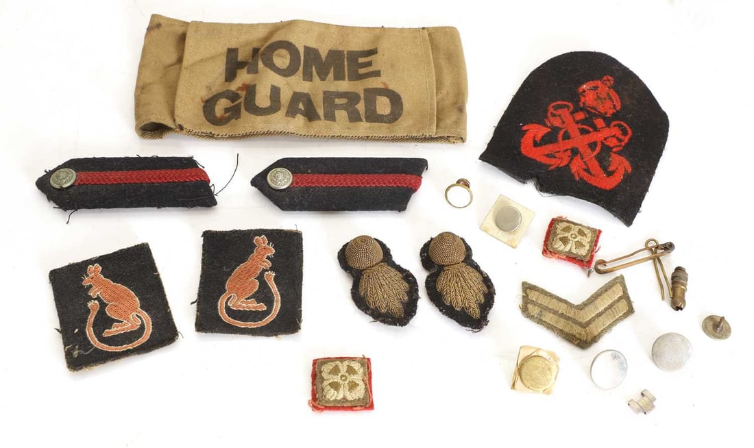 A collection of militaria - 2